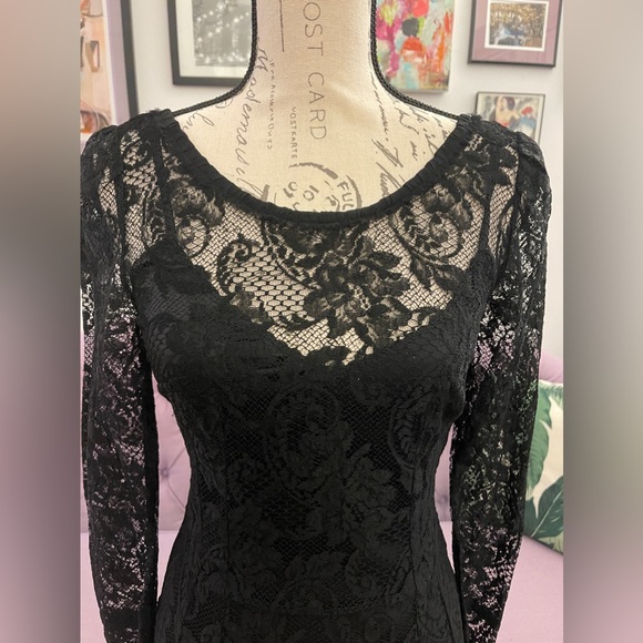 Dolce and Gabbana Black Lace Dress 42 - Picture 3 of 8